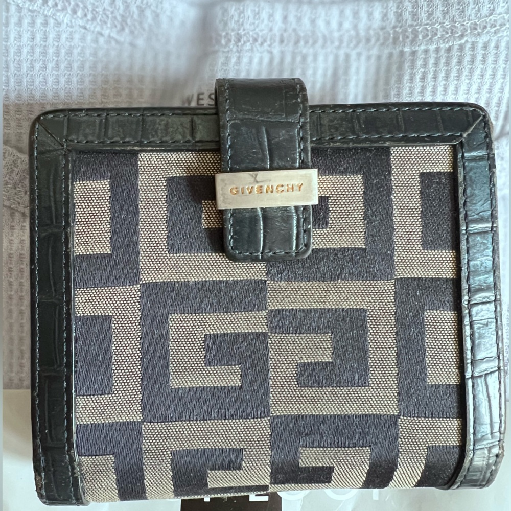 Givenchy Kiss Lock Vintage Wallet